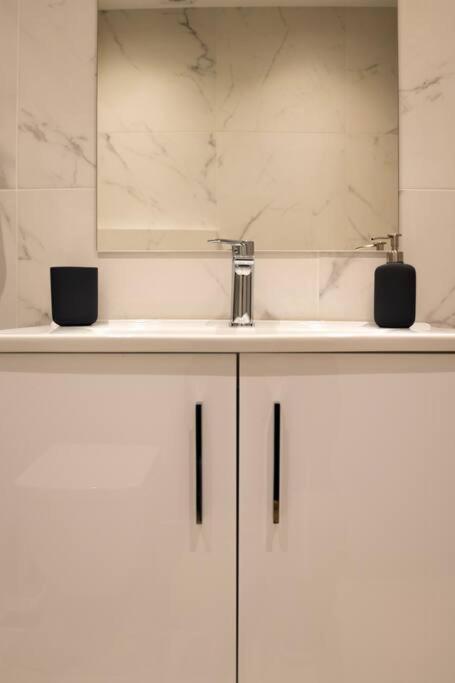 A11 Pristine & Comfy Studio Near Plaka & Parthenon أثينا المظهر الخارجي الصورة
